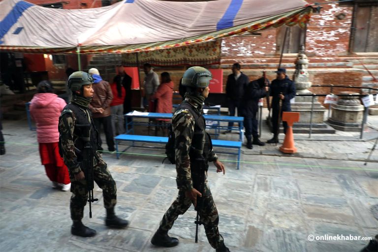 उपनिर्वाचन : मतदान केन्द्र वरपर सेनाको गस्ती