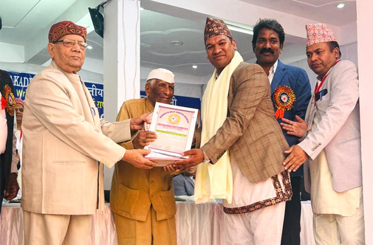 वरिष्ठ सई नेपाली अम्बेडकर एक्सिलेन्सी अवार्डबाट सम्मानित