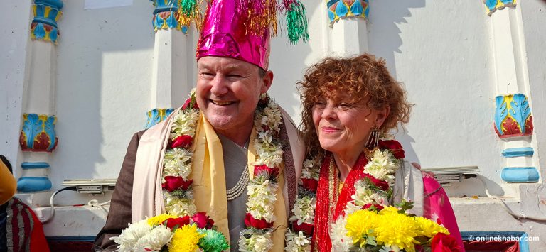 बेलायती राजदूतले जानकी मन्दिरमा मनाए २२औं वैवाहिक वर्षगाठ