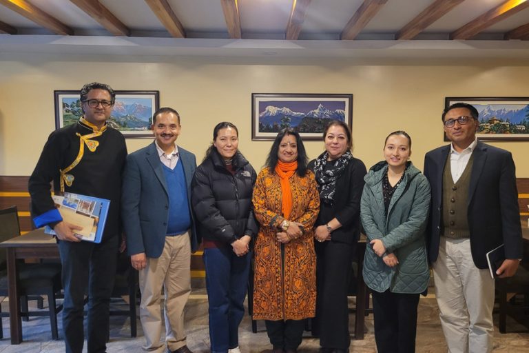 रागिनी उपाध्याय कला प्रतिष्ठानले हरेक वर्ष एक जना पत्रकारलाई पुरस्कृत गर्ने