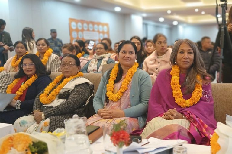 ‘प्राकृतिक स्रोतमाथि महिलाको पहुँच दयनीय’
