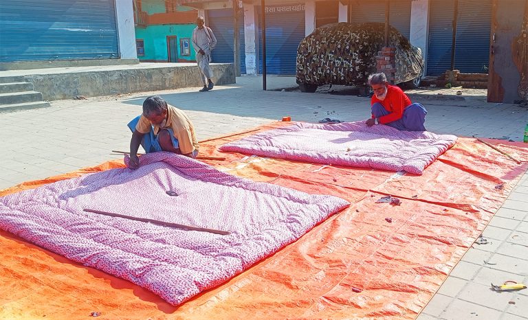 सिरक डसना बनाएर मासिक डेढ लाख कमाउँछन् सर्लाहीका मोहमद 