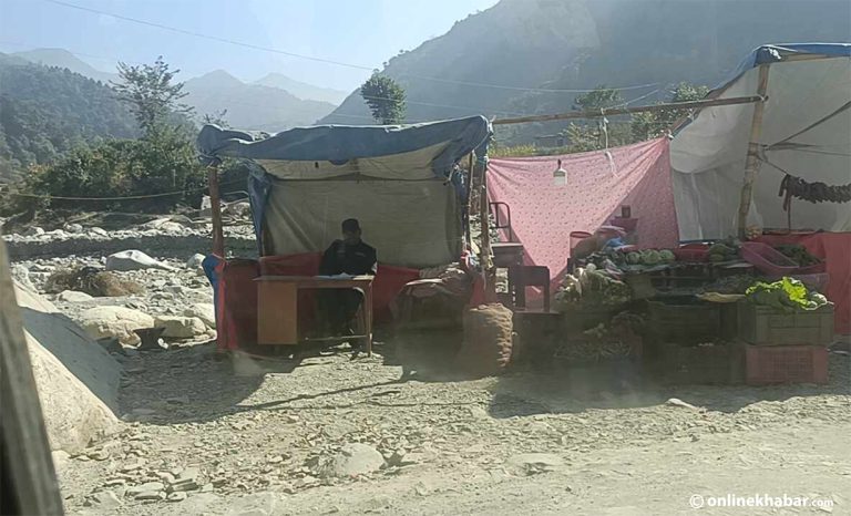 कुलेखानी–सिस्नेरी-छैमले–दक्षिणकाली सडक ११ पुससम्म बन्द