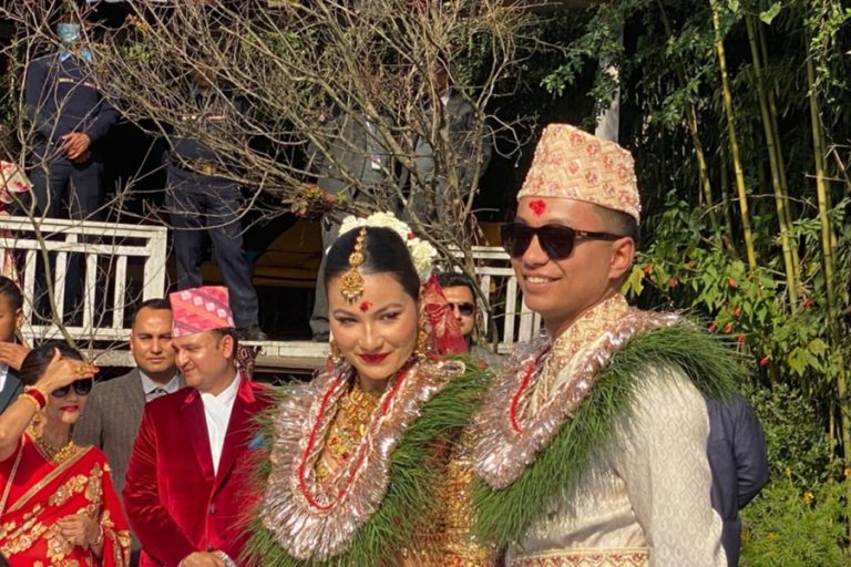 स्मिता दाहालले कसिन् लगनगाँठो (तस्वीर)