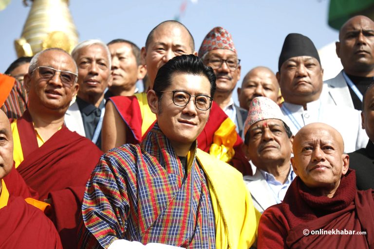 नेपाल आउँदा भुटानी राजा खुशी, शरणार्थी दुःखी