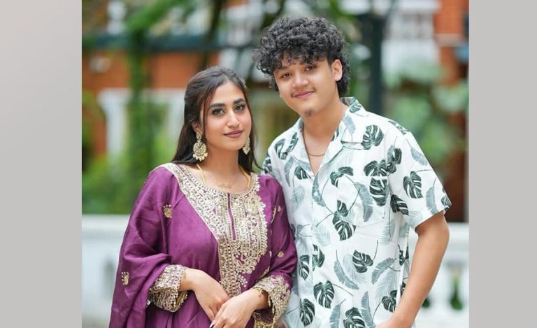 आयुष र एलिजे टिकटकमा फर्किए