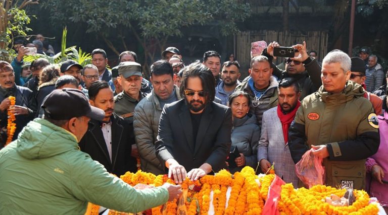 बालेन र सुनिताले पीएल सिंहलाई दिए श्रद्धाञ्जली
