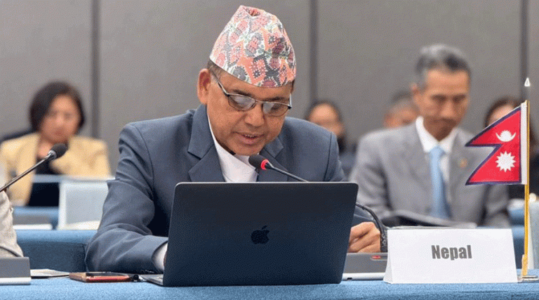 नेपालले बेमौसमी वर्षा र बाढीबाट धेरै क्षति बेहोरेको छ : भौतिकमन्त्री