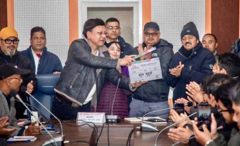 छायांकारलाई ‘ड्रोन पाइलट’को शैली सिकाउँदै बोर्ड