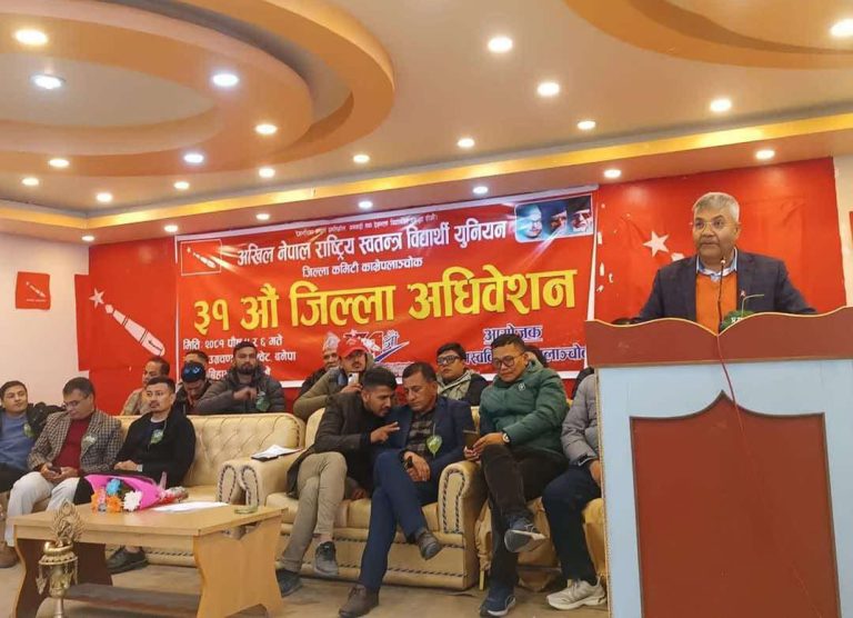 काभ्रेमा केपीलाई गोकुलको चुनौती, विद्यार्थी संगठनमा समानान्तर कमिटी