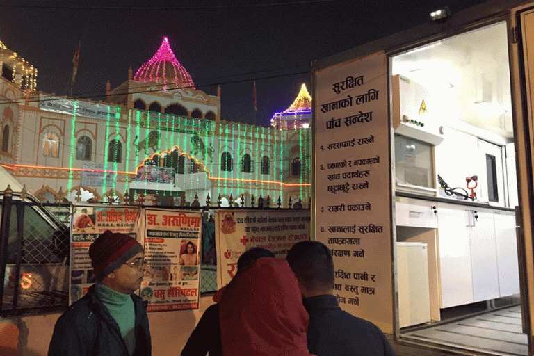 गढीमाई मेलामा मोबाइल भ्यानबाट खाद्य अनुगमन