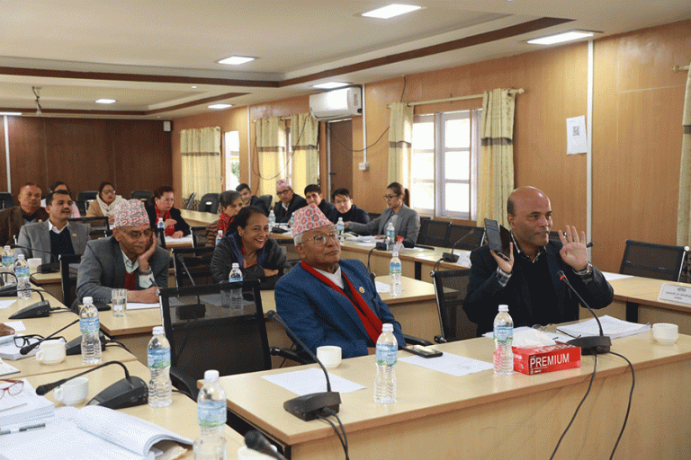 निजामती सेवा प्रवेशको अधिकतम उमेर घटाउने प्रस्ताव