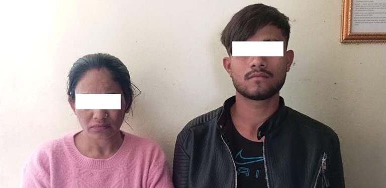 कैलालीमा सुनचाँदीका गहनासहित २ जना पक्राउ