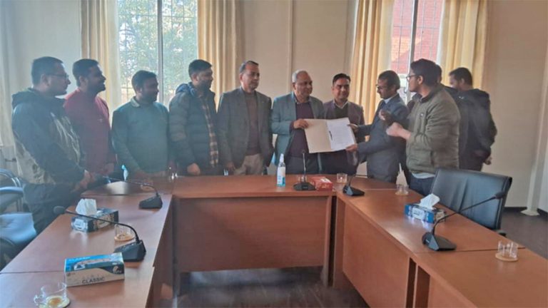 सरकारीसरह निर्वाह भत्ता नदिए आन्दोलन गर्ने आवासीय चिकित्सकको चेतावनी