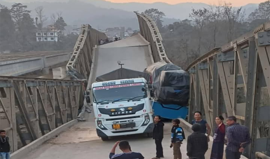 नेपाली ट्रक व्यवसायी भन्छन्- ओभरलोड बोक्ने भारतीय ट्रक गुड्न दिन्नौं