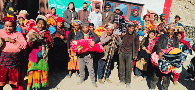 नबिल बैंकद्वारा जाजरकोट र रुकुम पश्चिमका भूकम्प प्रभावितलाई कम्बल वितरण