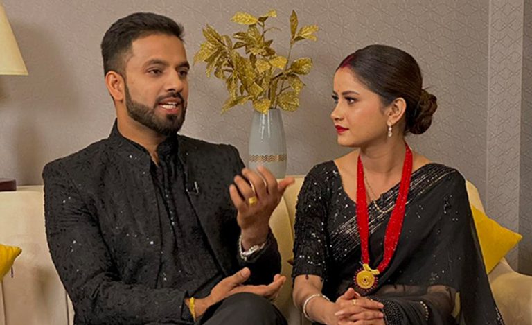 एलिनाले पति विष्णुसँग अंश र माना चामल नलिने