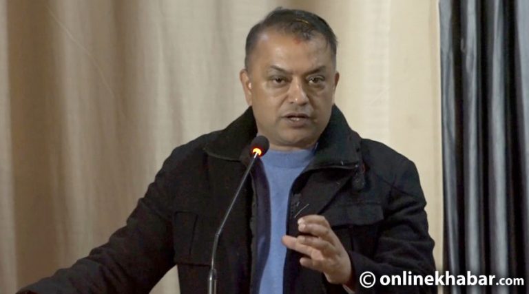 गगन थापाको प्रश्न : मन्त्री हुने कांग्रेस, काम गर्दिने को ?