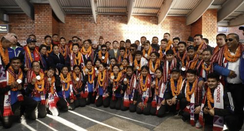 खो खो विश्वकपमा इतिहास रचेको नेपाली टोलीको भव्य स्वागत (फोटो फिचर)