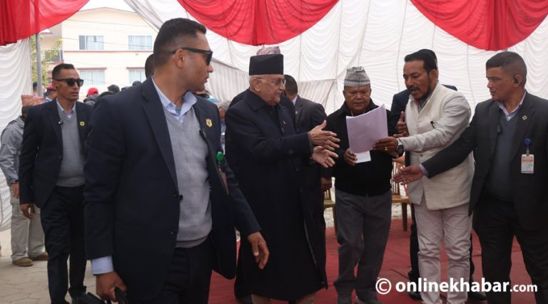 ४३ पृष्ठ लामो प्रतिवेदन पेस गर्दै ओलीले भने– गुटबन्दी स्वीकार्य छैन