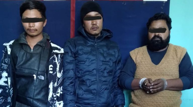 खैरो हेराइनसहित नागढुंगाबाट ३ जना पक्राउ