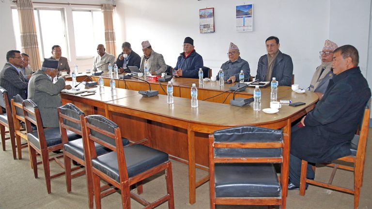 विपक्षीको बैठकमा माधवको ब्रिफिङ- मुद्दा टुंगिएपछि उपेन्द्र सक्रिय हुन्छन्