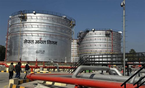 भारतबाट बढेर आयो पेट्रोलियम पदार्थको मूल्य, तर बढाएन निगमले