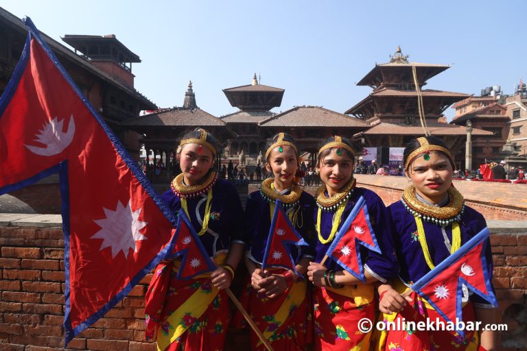 पाटन दरबार क्षेत्रमा मनाइयो राष्ट्रिय पोशाक दिवस (तस्वीरहरू)