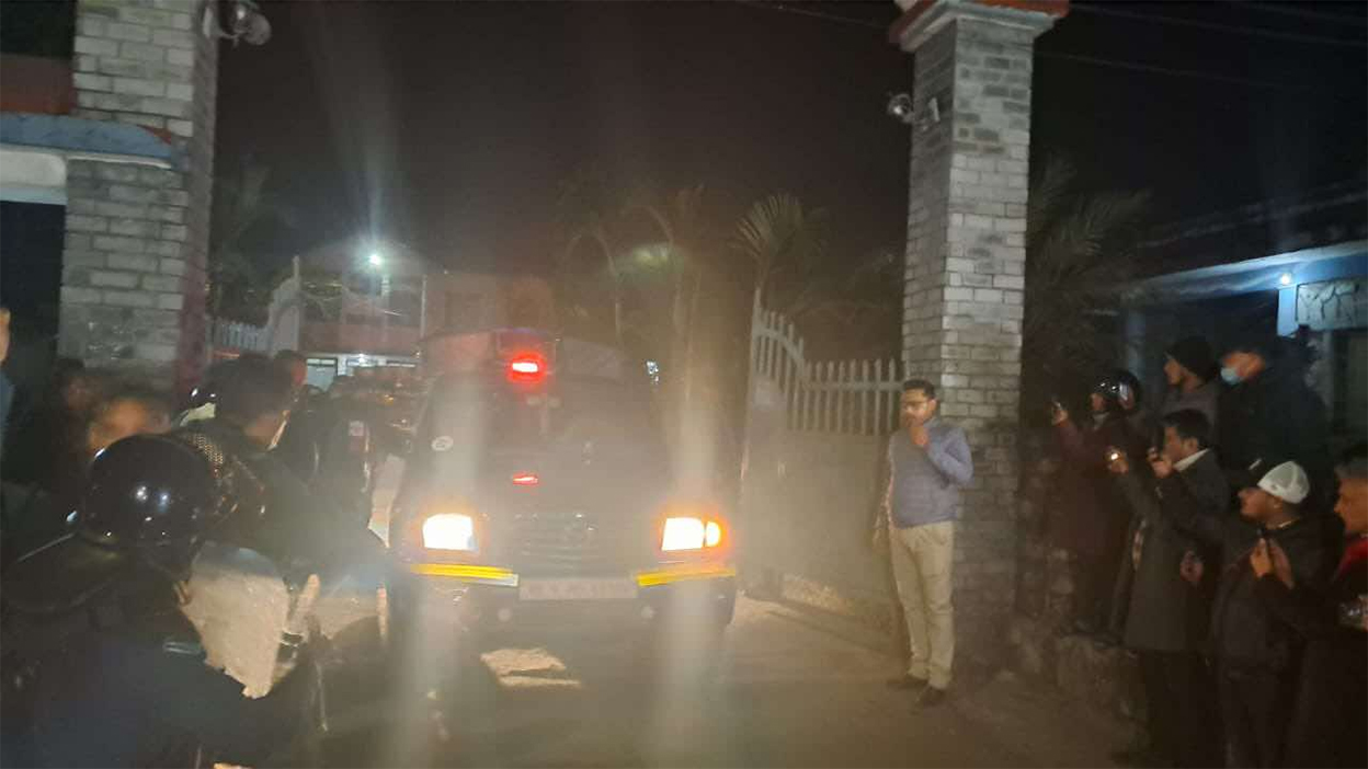 धरौटी बुझाएर अदालतबाट निस्किए रवि