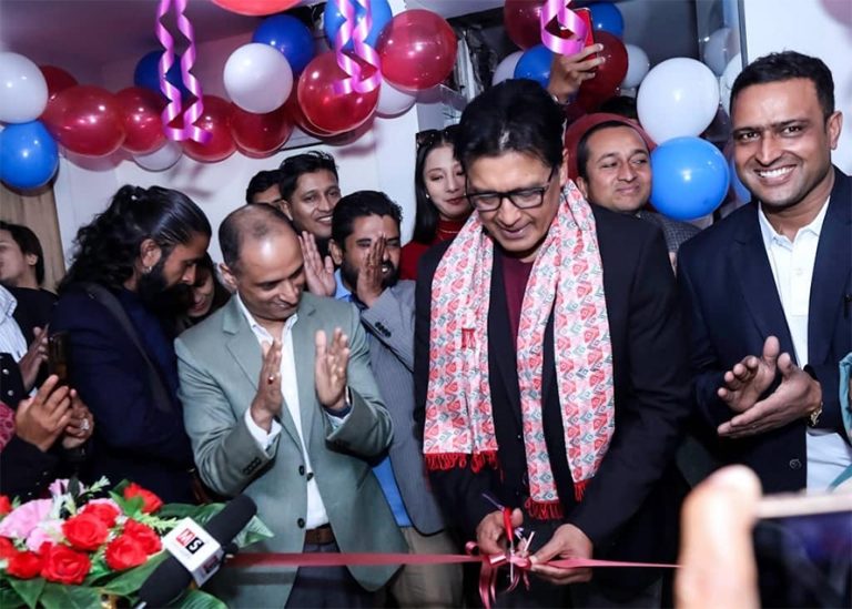 युवाहरुलाई अभिनेता राजेश हमालको सुझाव : समयमा नै सीप र दक्षता हासिल गर्नू