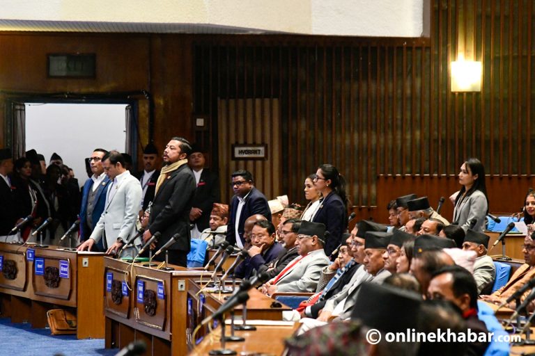 सभामुखले संसद् अघि बढाएपछि रास्वपाको बहिष्कार (तस्वीरहरू)