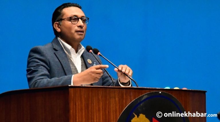 सरकार निर्वाचित अधिनायकतिर लागेको रास्वपाको आरोप