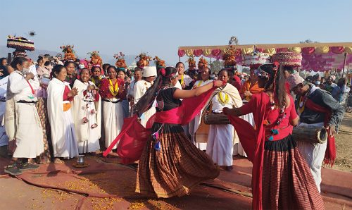 दाङका थारू बस्तीमा माघीको चहलपहल सुरु