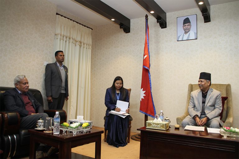 उपराष्ट्रपतिसँग भारतीय राजदूतले गरे भेट