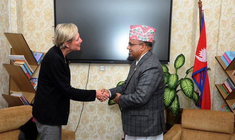 नेपाली वायुसेवामाथिको प्रतिबन्ध खुलाउन ईयूका राजदूतसँग पर्यटनमन्त्रीको आग्रह