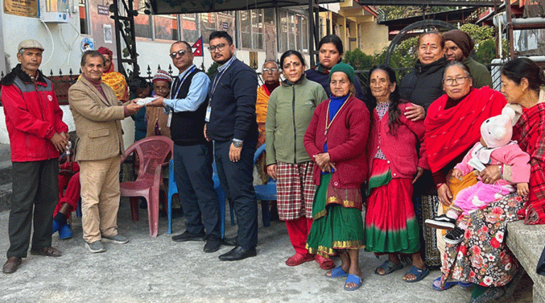 यात्रुले फेरि खोले जहाजको ‘इमर्जेन्सी’ ढोका, तिराइयो १ लाख जरिवाना