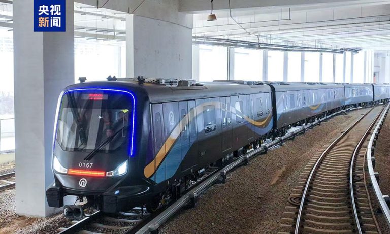 चीनले सञ्चालनमा ल्यायो ‘कार्बन फाइबर मेट्रो ट्रेन’, यी हुन् विशेषता