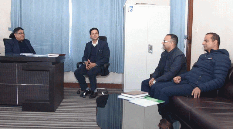 कामपा सहकारी विभागमा साढे ४ अर्ब बचत फिर्ता माग्दै ६२ सय जनाको निवेदन