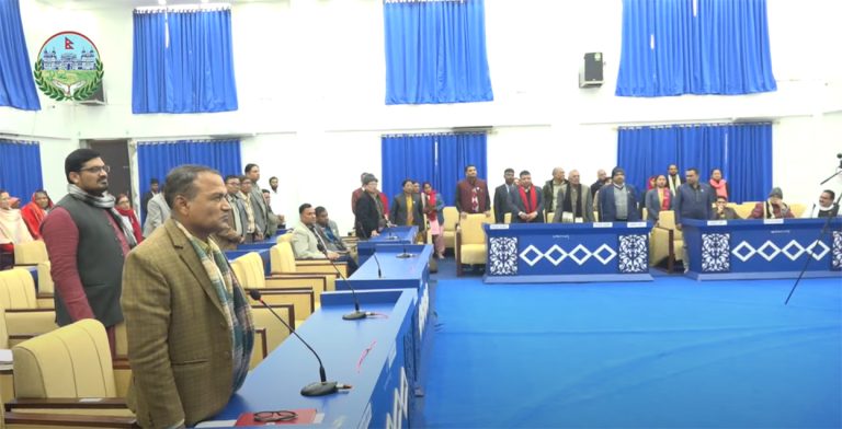 मधेशमा सरकारी कामकाजी भाषा सम्बन्धी विधेयक सच्याउन सांसदहरूको माग, प्रदेश सभा स्थगित
