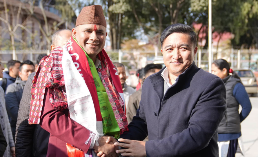 राखेपका नवनियुक्त उपाध्यक्ष आचार्यद्वारा पदवहाली