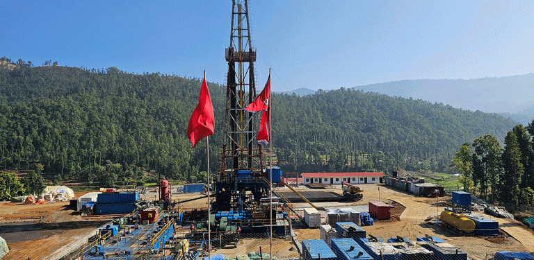 पेट्रोलियम अन्वेषणमा ऐतिहासिक उपलब्धि, ४ किलोमिटर ड्रिलिङपछि निकालियो ‘स्याम्पल’