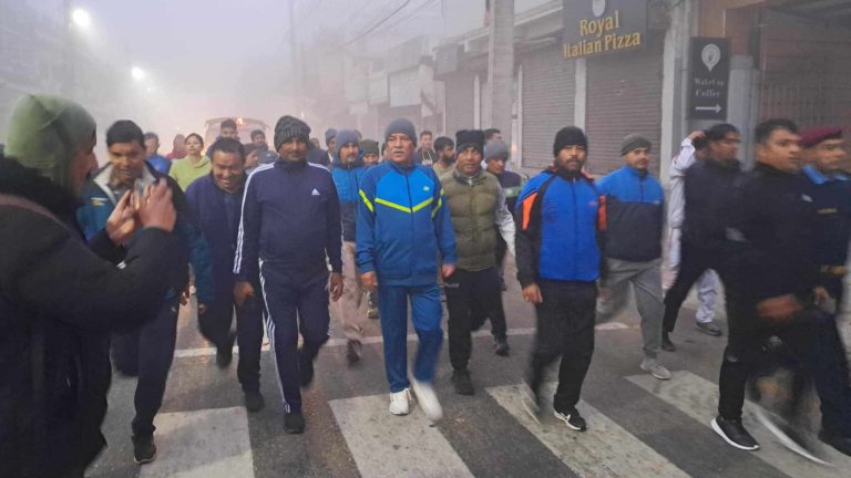 विराटनगरमा प्रचण्डको मर्निङवाक