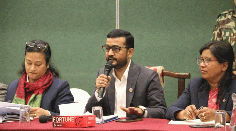 खानेपानी तथा सरसफाइका क्षेत्रमा लगानी गर्न खानेपानीमन्त्रीको आग्रह