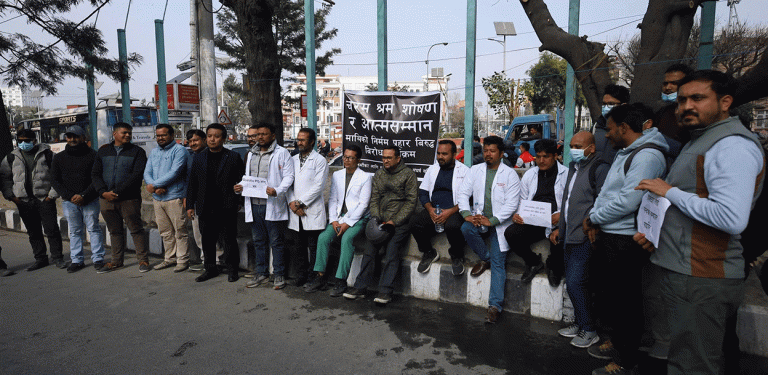 चिकित्सकको निर्वाह भत्तामा दुई मन्त्रीको मनमानी