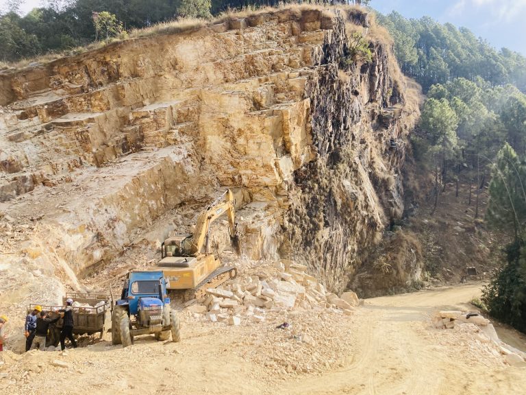 विश्व बैंकको सहयोगमा सडक स्तरोन्नतिको काम धमाधम