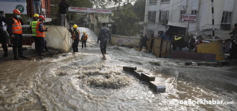 ४ घण्टापछि बल्ल रोकियो बबरमहलमा पानी