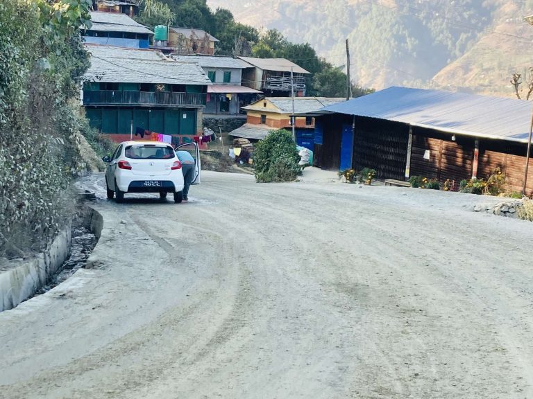 बागलुङ बजारदेखि सिगाना पुग्ने सडक २४ वर्षपछि स्तरोन्नति