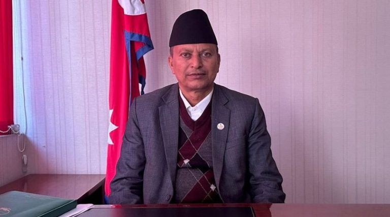 भूमिमन्त्री अधिकारी भन्छन्- भूमि अध्यादेश अध्ययन नै नगरी हल्लाका भरमा दौडिए
