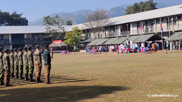 स्वस्तिशान्ति पछि बेलायती राजकुमारले गराए ब्रिटिश सेनामा भर्ती भएका नेपालीलाई शपथ