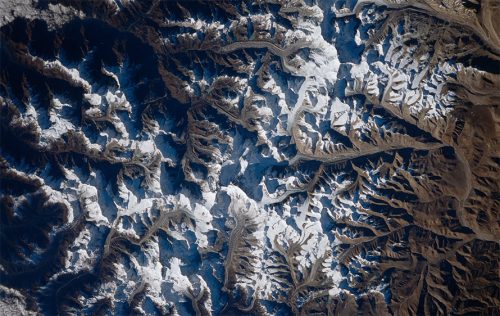 हेर्नुहोस् ३० वर्षअघि नासाले अन्तरिक्षबाट खिचेको सगरमाथा